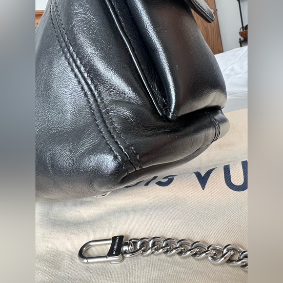 Louis Vuitton CarryAll Cargo Vibe PM - Picture 13 of 17